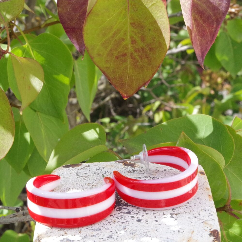 French Lamanted Candy Stripped Red & White Lucite Hoop Earrings
